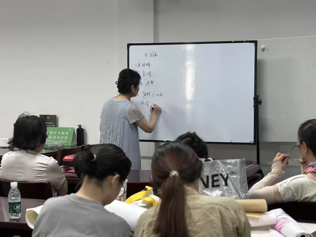 1756948326499008.jpg 640.jpg